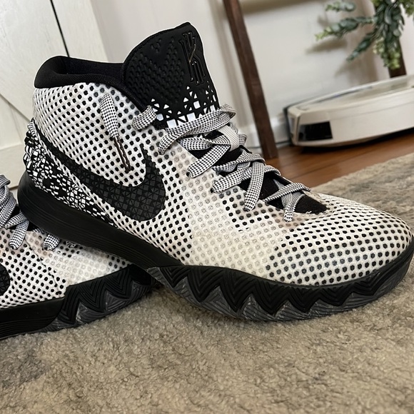 Black history month Kyrie 1’s - Picture 2 of 8